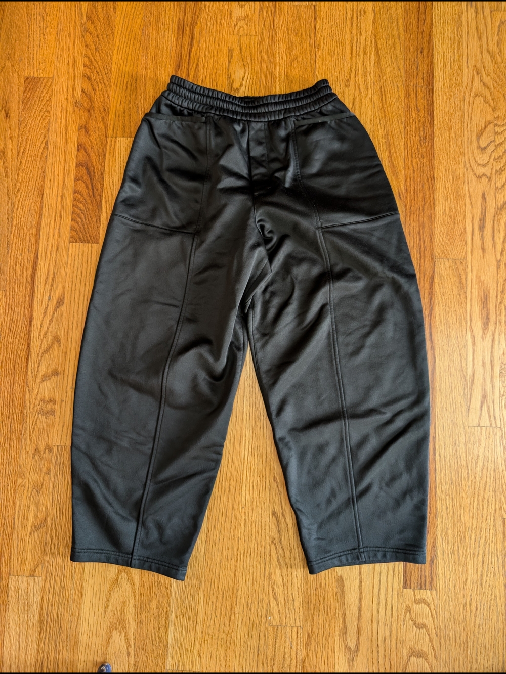 Lululemon Women's 6 Wide Leg Cropped Sweatpants In Black